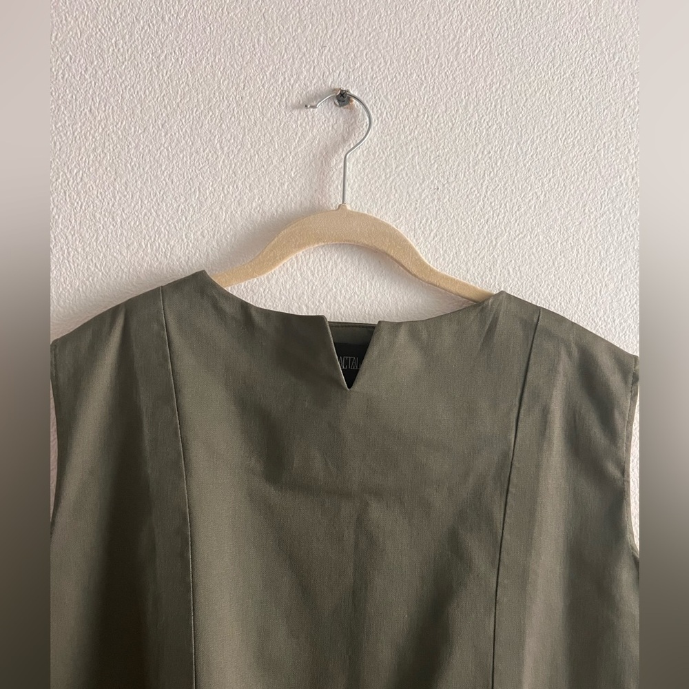 Olive Green Sleeveless Crop Top - Picture 3 of 8